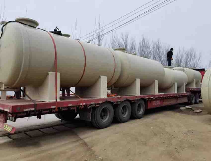 儲罐發貨現（xiàn）場