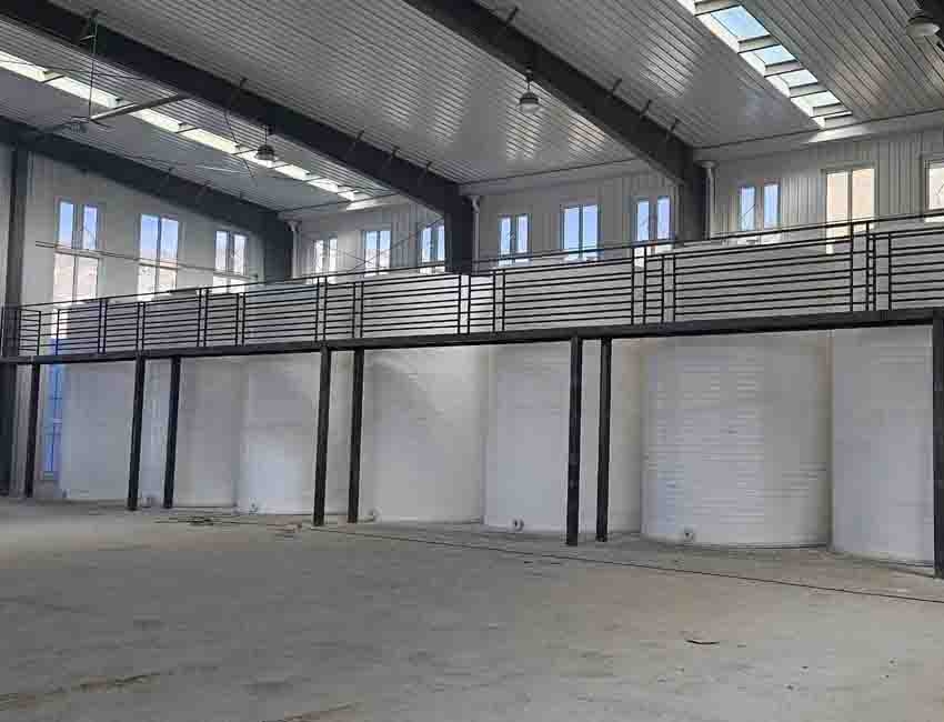 安裝儲罐（guàn）現場